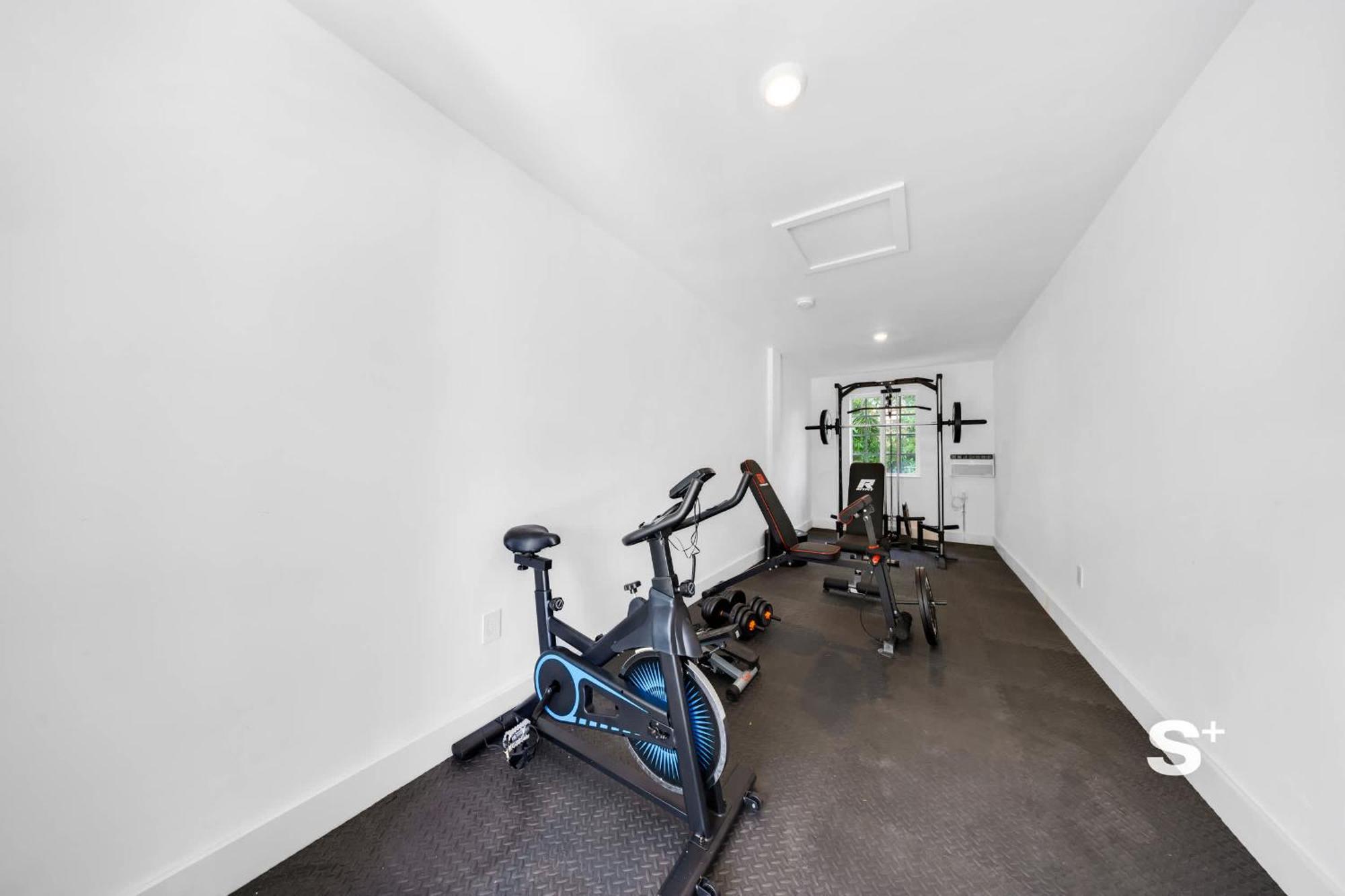 Modern 1-br With Sleek Style With Garden, Bbq And Gym