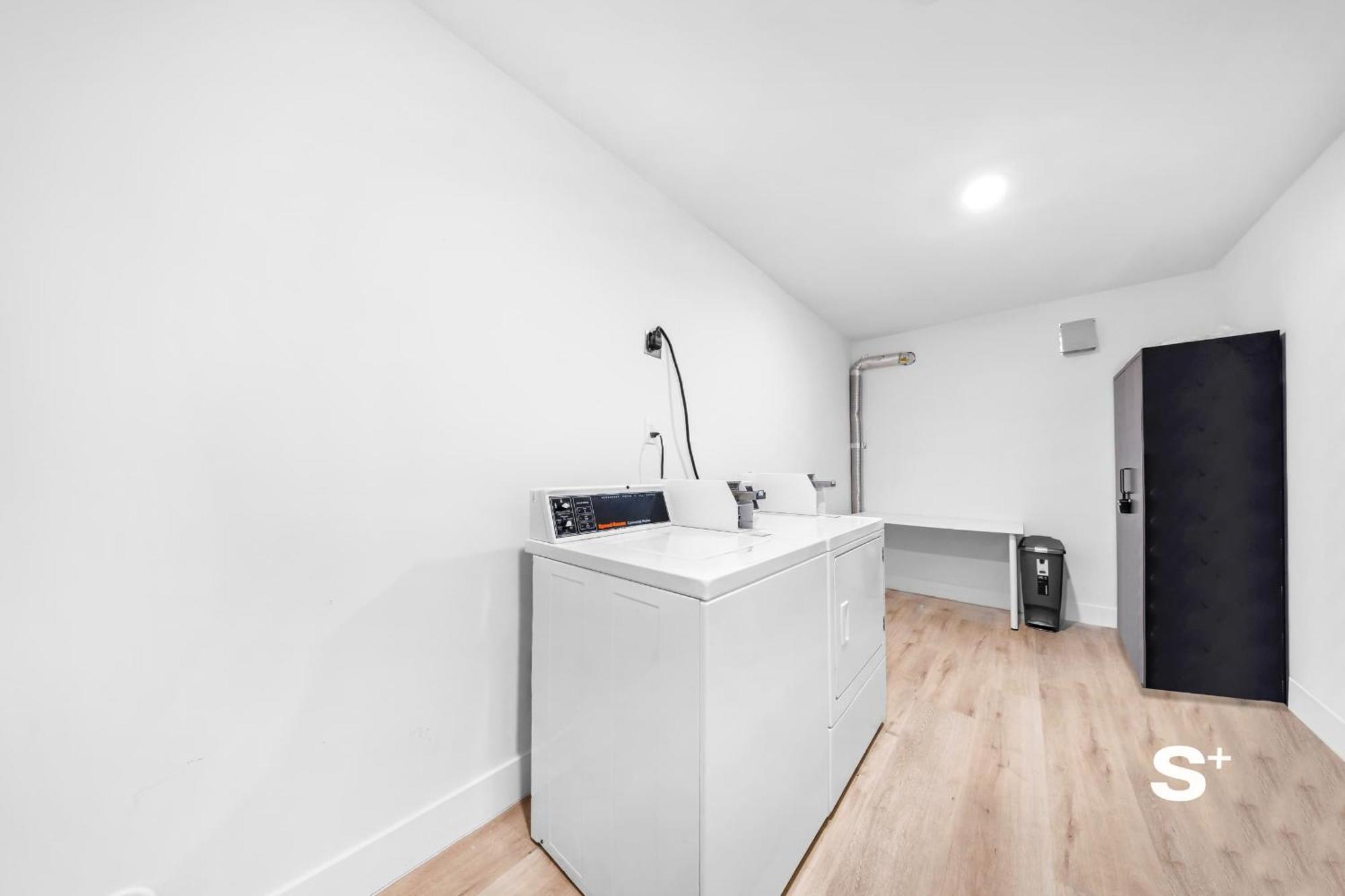 Appartamento Modern 1-br With Sleek Style With Garden, Bbq And Gym