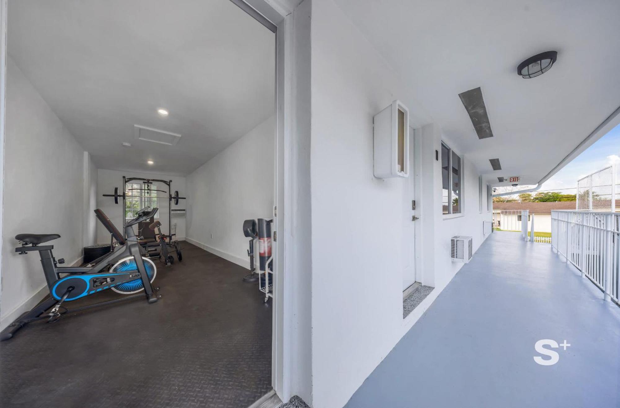 Appartamento Modern 1-br With Sleek Style With Garden, Bbq And Gym *